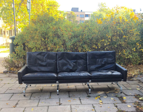 PPoul Kjaerholm for E Kold Christansen,Denmark. Pk31-3 3 sit sofa in black leather and legs in steel. Wigerdal.com
