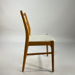 "Minett". Yngve Ekström for Hugo Troeds. 4 1960's dining chairs in teak and oak