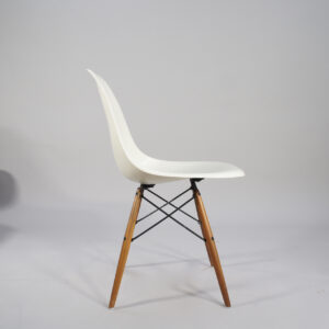 Ray & Charles Eames for Herman Miller. "DSW". 4 chairs in glass fibre with original wood legs.