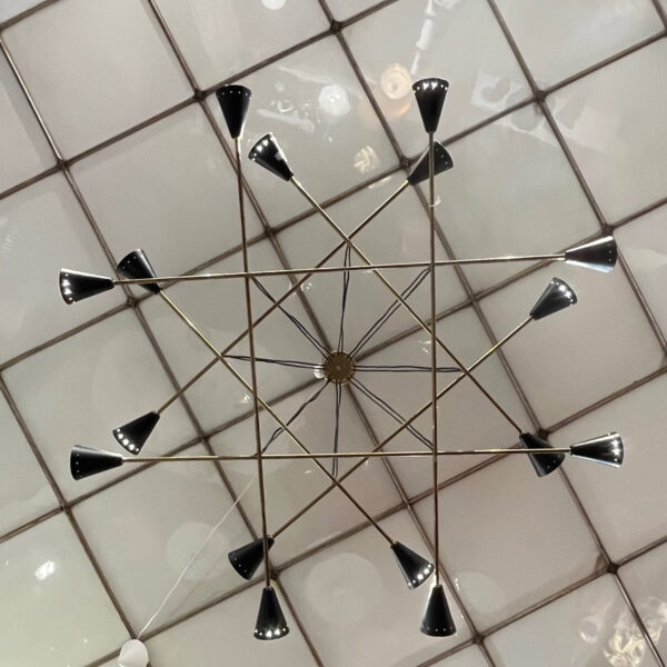 Luci Srl, Parma, Italien, "Intrigo Sputnik". Ceiling lamp with 16 lights.