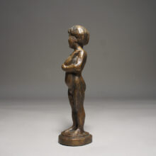 Girl sculpture in bronze by Arne Durban, Norway.
