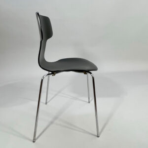 Arne Jacobsen for Fritz Hansen, Denmark. Five black stacking chairs 3103.