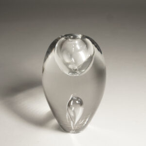 Timo Sarpaneva for Iittala. "Teardrop - 3575". Signed sculpture in glass.