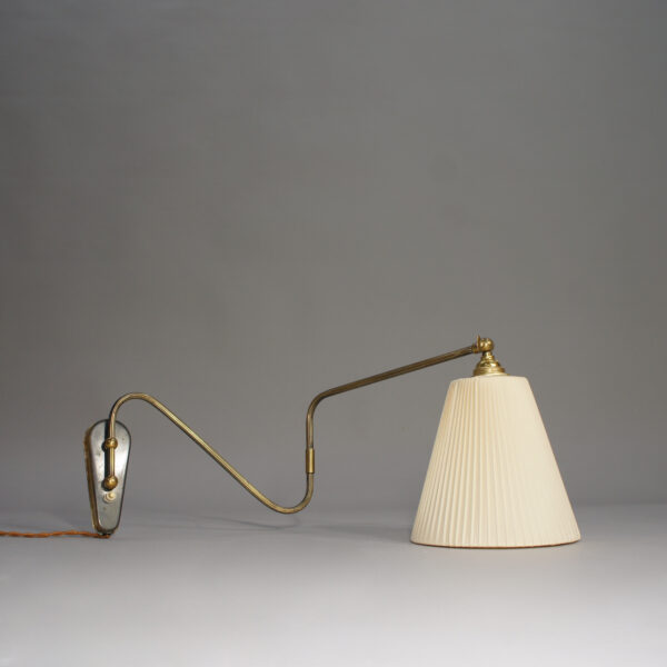 1950's wall lamp in brass.