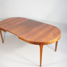 1960's dining table in rosewood with two extension boards.