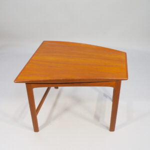 1950's coffee-/side table in teak by Folke Olsson for Tingströms Möbler, Sweden. "Frisco.