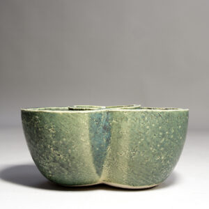 Bowl in chamotte ceramic by Pia Hellberg, Sweden.