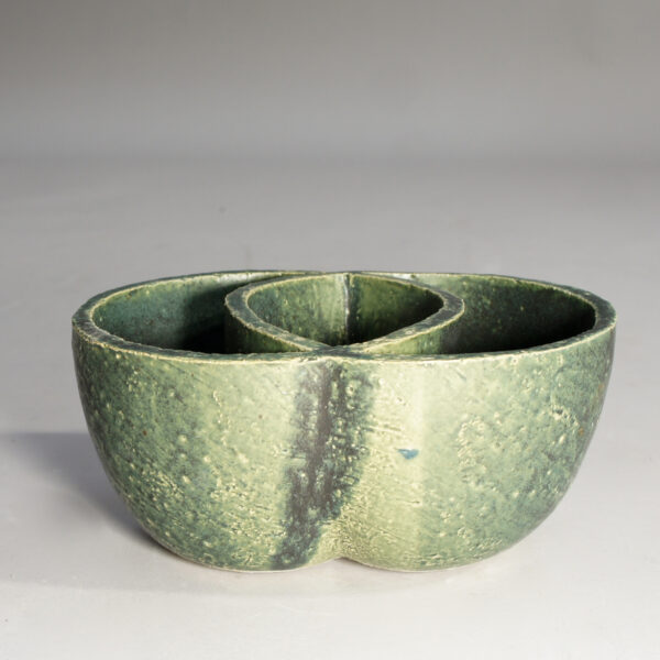 Bowl in chamotte ceramic by Pia Hellberg, Sweden.