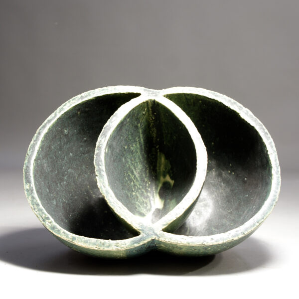 Bowl in chamotte ceramic by Pia Hellberg, Sweden.