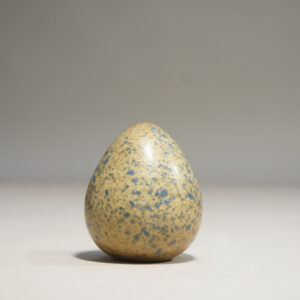 Ceramic egg signed "Jörgen".