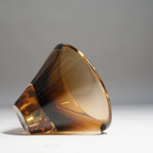 Bowl in glass by Vicke Lindstrand for Kosta, Sweden.