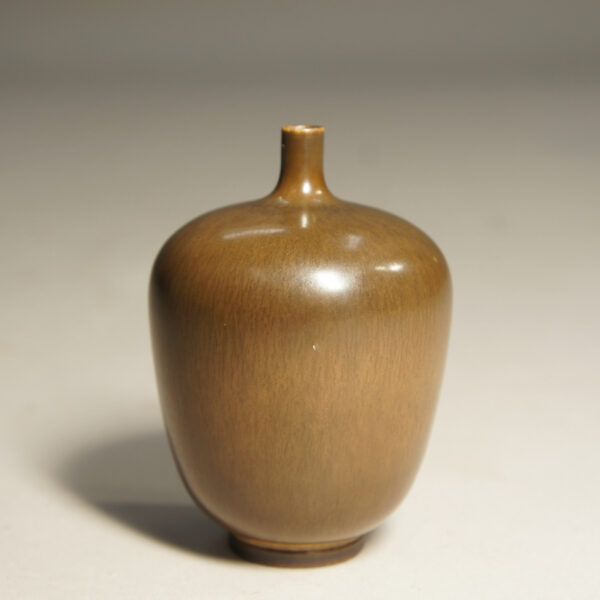 Berndt Friberg for Gustavsberg, Sweden. Vase in stoneware with hare's fur glaze