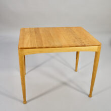 1960's side table in oak by Sven Engström & Gunnar Myrstrand for Tingströms. "Micado"
