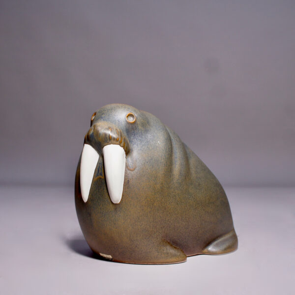 Walrus in ceramic by Taisto Kaasinen for Arabia, Finland