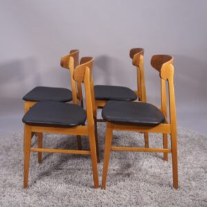 Danish dining chairs in teak and beech. Danska matstolar i teak