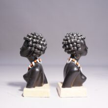 A pair of ceramic african woman by Anzengruber. Ett par afrikanska kvinnor i keramik.