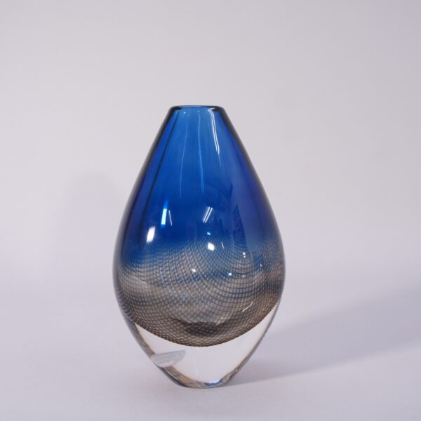 Sven Palmqvist för Offefors, Sweden. "Kraka". Signerad 1950 vas i glas.