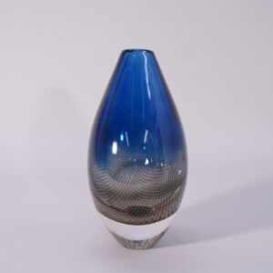 Sven Palmqvist för Offefors, Sweden. "Kraka". Signerad 1950 vas i glas.