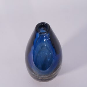 Sven Palmqvist för Offefors, Sweden. "Kraka". Signerad 1950 vas i glas.
